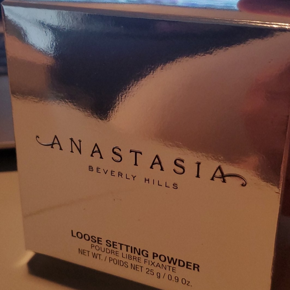Anastasia of Beverly Hills Translucent loose powde